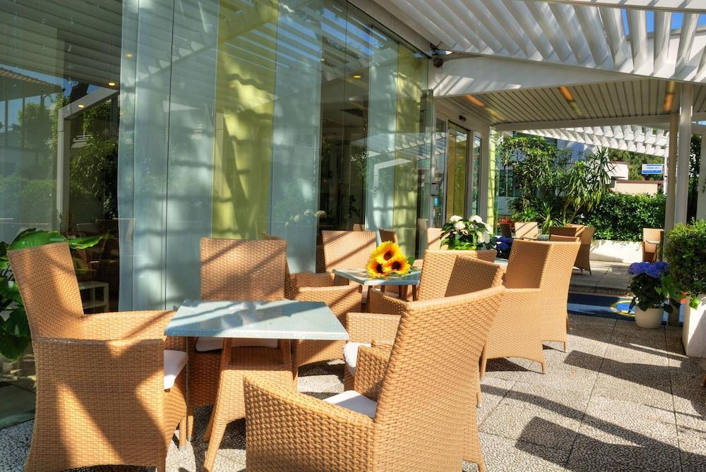 Hotel Sole Riccione Esterno foto